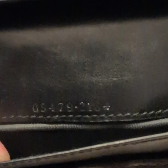 Gucci Wallet with Silver Clasp And Key - Picture 12 of 13